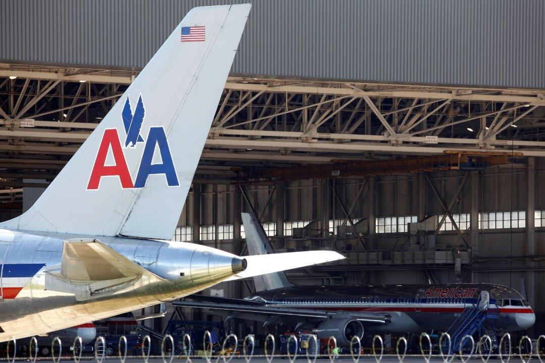 American Airlines to Cut Service Unless More Aid Is Provided