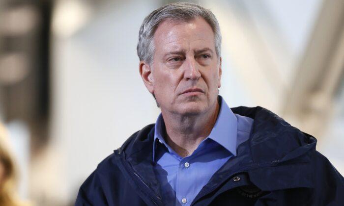 NYC’s de Blasio Says 9,000 More Workers to Be Furloughed