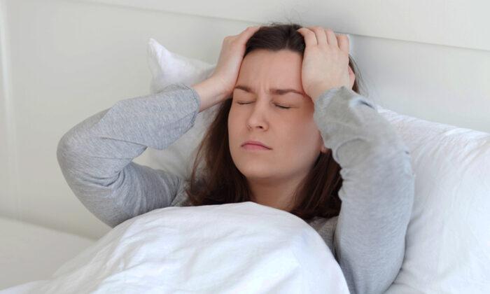7 Ways the Wrong Pillow Can Negatively Affect Your Health: Acne, Allergies, Headaches