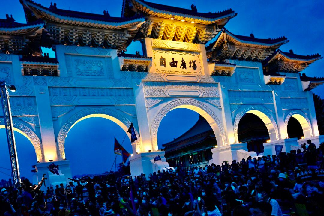 China Sanctions 5 Taiwan Political Commentators for Criticizing CCP