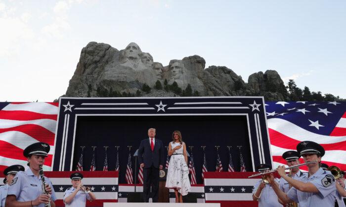 No CCP Virus Spike After Mount Rushmore Event Trump Attended: Governor