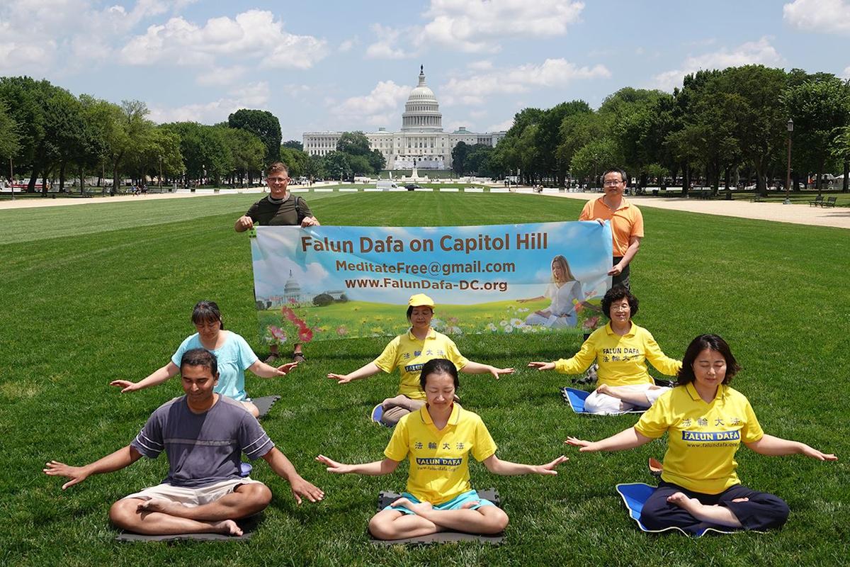 Exercise demonstration at the National Mall in Washington on July 4, 2020. (<a href="https://en.minghui.org/html/articles/2020/7/6/185778.html">Minghui</a>)