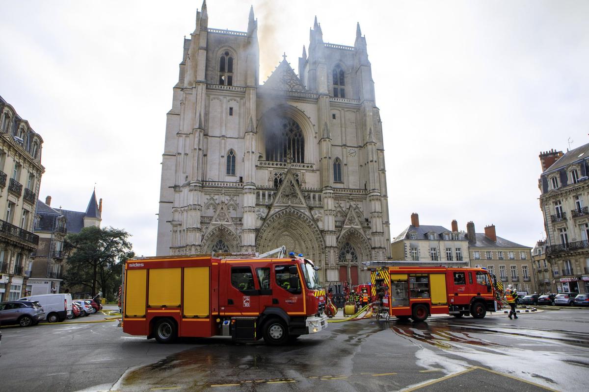 Arson Inquiry Launched for French Cathedral Fire in Nantes