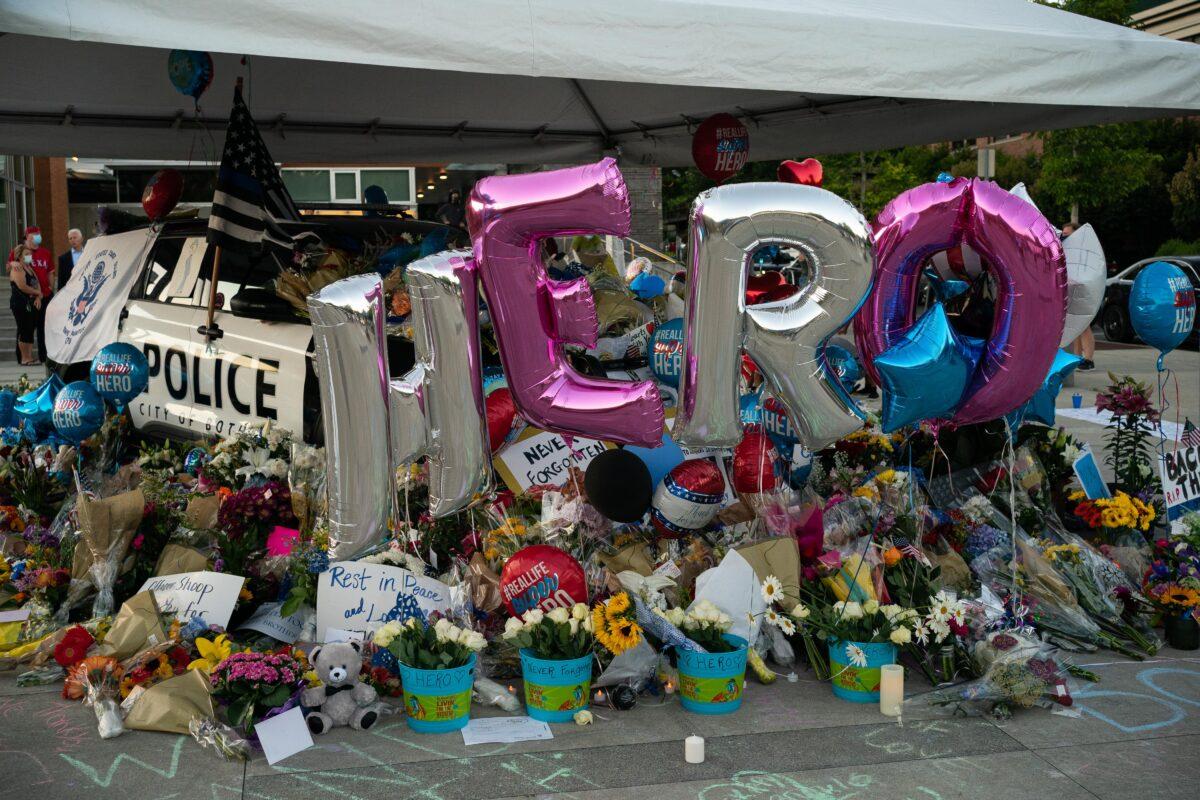 A general view of a memorial for slain police officer Jonathan Shoop outside the Bothell Police Department in Bothell, Wash., on July 14, 2020. (David Ryder/Getty Images)