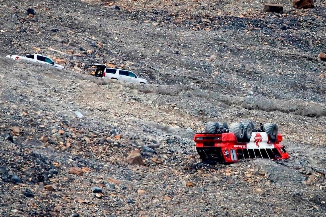 ‘No Grounds’: RCMP Say No Criminal Charges in Fatal Alberta Icefield Crash