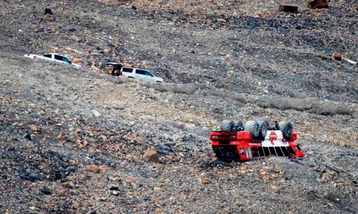 Authorities Look for Cause of Deadly Glacier Bus Crash in Alberta Rockies