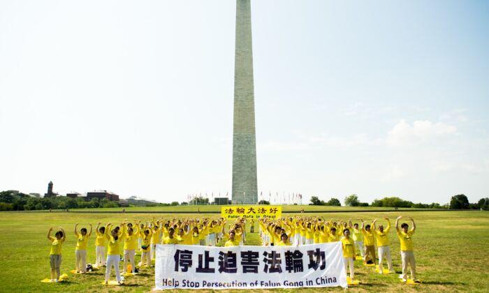 Calling For an End to Persecution at the Washington Monument