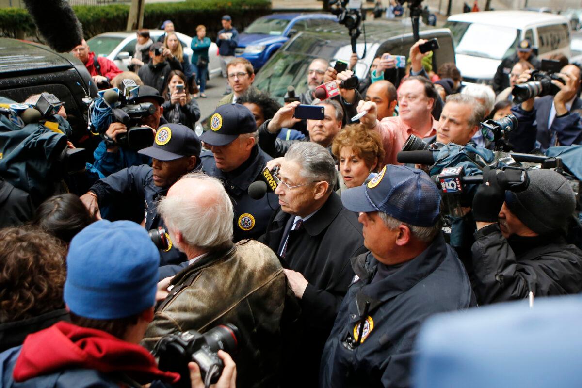 Former New York State Assembly Speaker Sheldon Silver is surrounded by media as he exits federal court in New York City, N.Y., on May 3, 2016. (Eduardo Munoz Alvarez/Getty Images)