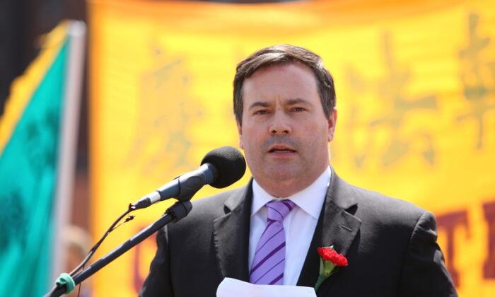 Scheer, Kenney, and 63 Canadian Parliamentarians Mark 21 Years of Persecution of Falun Gong as Calls to End Campaign Mount