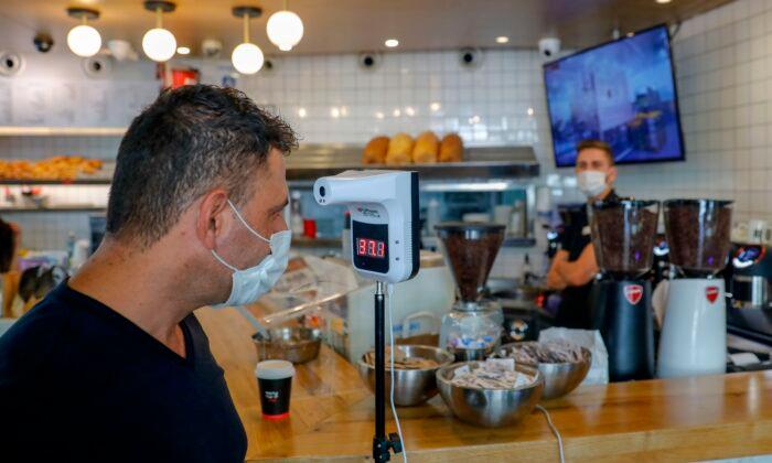 In Reversal, Israel to Keep Restaurants Open
