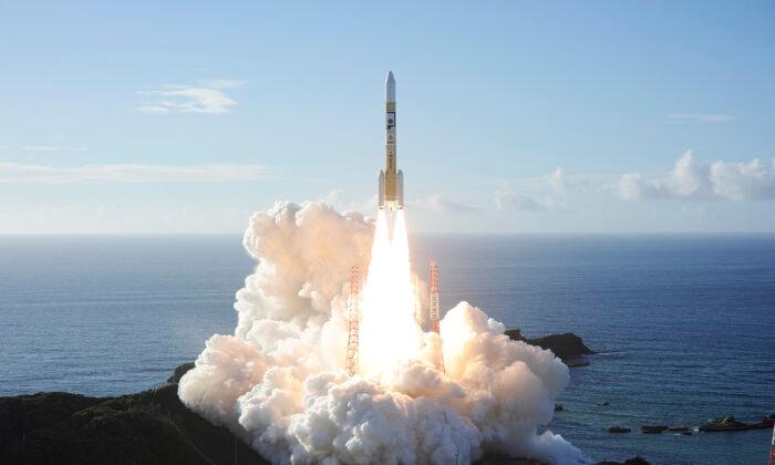 UAE’s Amal Spacecraft Rockets Toward Mars in Arab World 1st