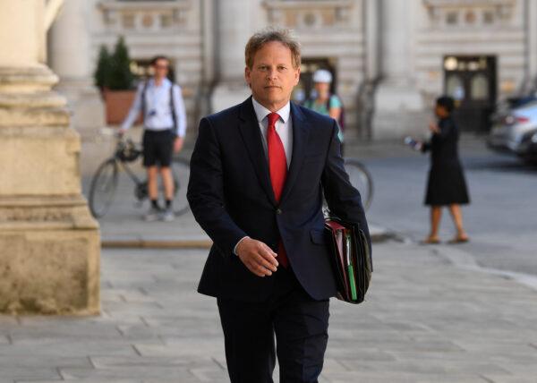Britain's Secretary of State for Transport Grant Shapps arrives at the Foreign and Commonwealth Office ahead of a cabinet meeting for the first time since the COVID-19 lockdown in London, on July 21, 2020. (Stefan Rousseau/Pool via Reuters)