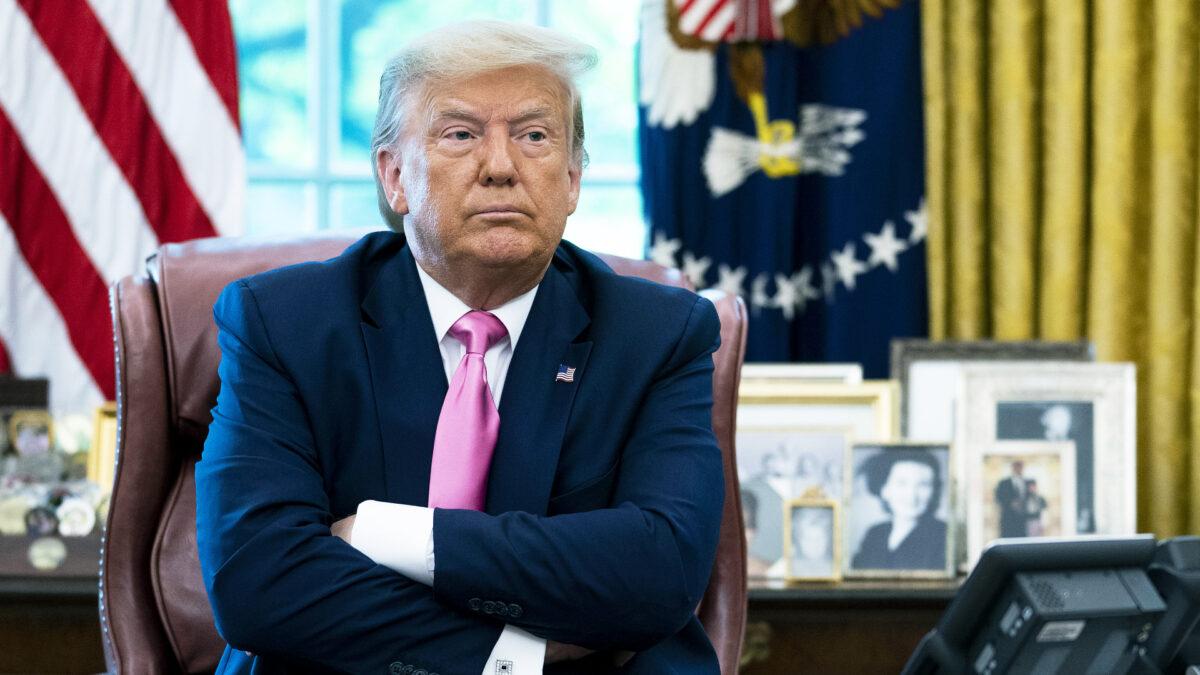 U.S. President Donald Trump talks to reporters while hosting Republican Congressional leaders and members of his cabinet in the Oval Office at the White House in Washington on July 20, 2020. (Doug Mills-Pool/Getty Images)