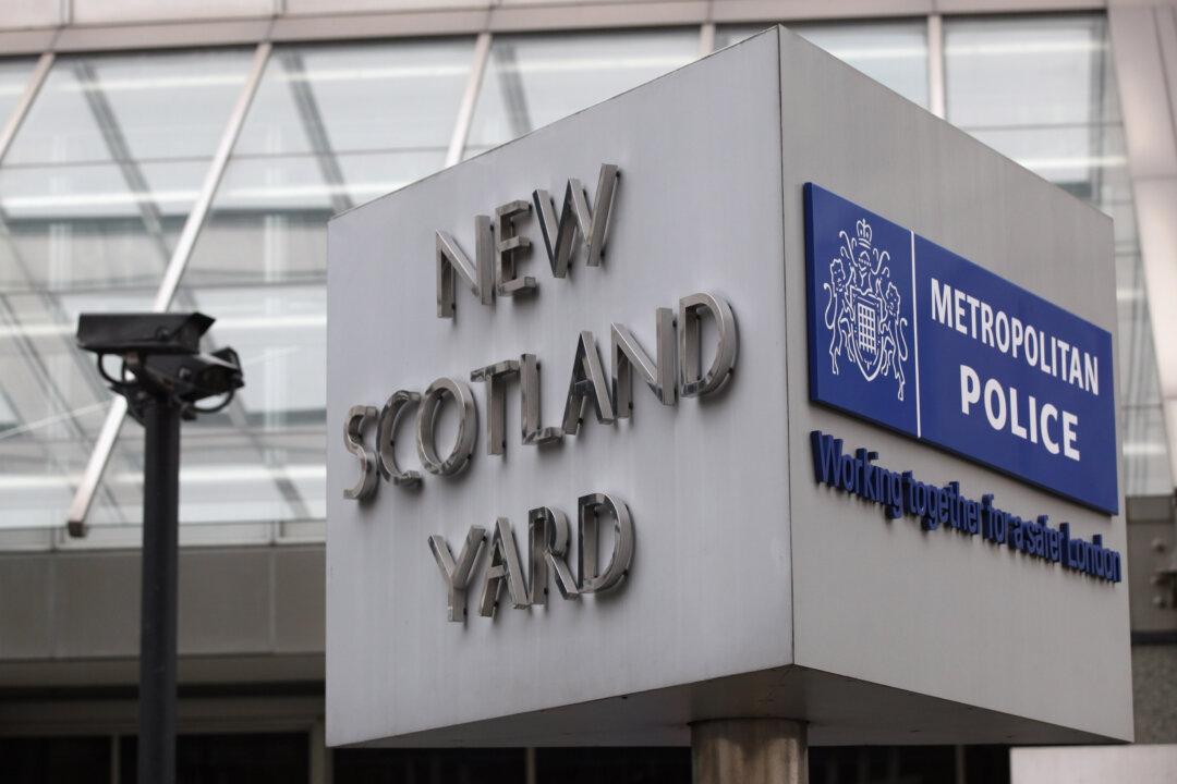 3 Teenagers Shot, One Critically, in Haringey, London