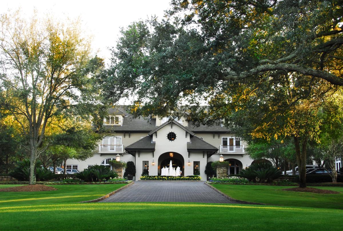 Entrance to the Lodge, Sea Island Resort in Georgia. (Courtesy of Sea Island Resort)