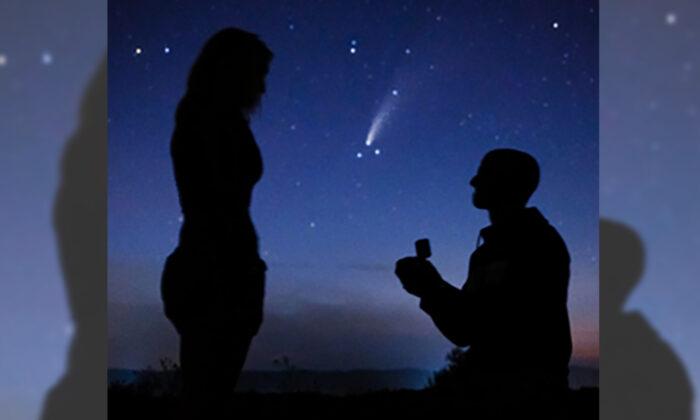 2 Couples Propose in Front of Rare Comet for Once-in-a-Lifetime Cosmic Engagement Photo