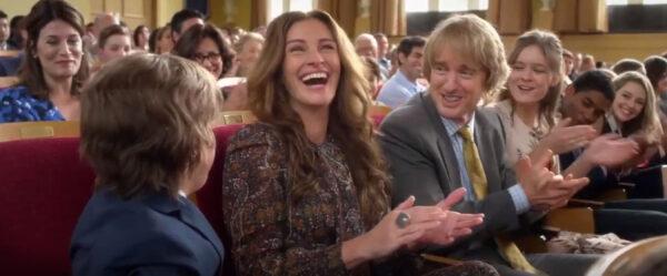 (L–R) Front row: Jacob Tremblay, Julia Roberts, Owen Wilson, and Izabela Vidovic, in a scene from “Wonder.” ( Lionsgate)
