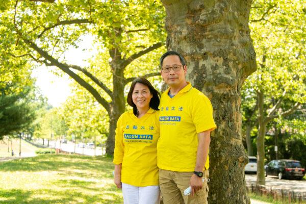 Falun Gong practitioner Thao Truong (L) and Thanh Nguyen at Kissena Park in Flushing, New York, on July 18, 2020. (Chung I Ho/The Epoch Times)