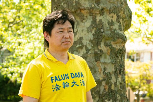 Falun Gong practitioner Zhang Jian at Kissena Park in Flushing, New York, on July 18, 2020. (Chung I Ho/The Epoch Times)