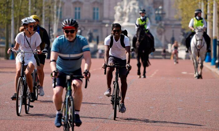 Cycle Lanes Blamed as London Becomes World’s Most Congested City