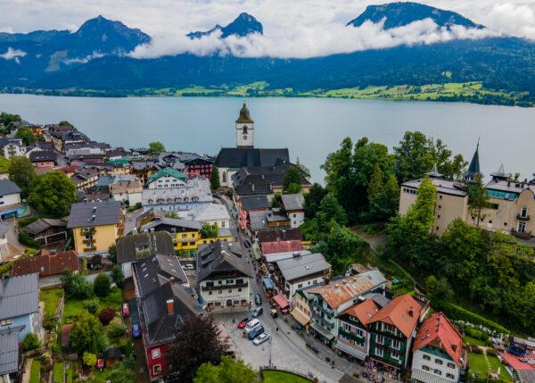St. Wolfgang and the Wolfgangsee lake in Austria on July 26, 2020. The number of people infected with the CCP virus is rising in the upper Austrian tourist spot. (Kerschbaummayr/APA/AFP via Getty Images)
