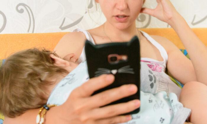 Hospital Sign Imploring Breastfeeding Moms to Stay Off Their Phones Sparks Debate