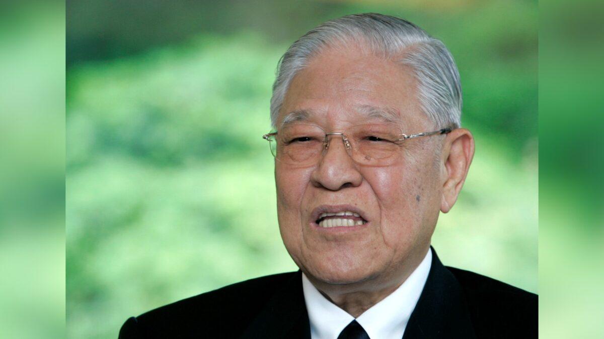 Former Taiwan President Lee Teng-hui speaks during a news conference in Tokyo, Japan, on June 1, 2007. (Yuriko Nakao/Reuters)