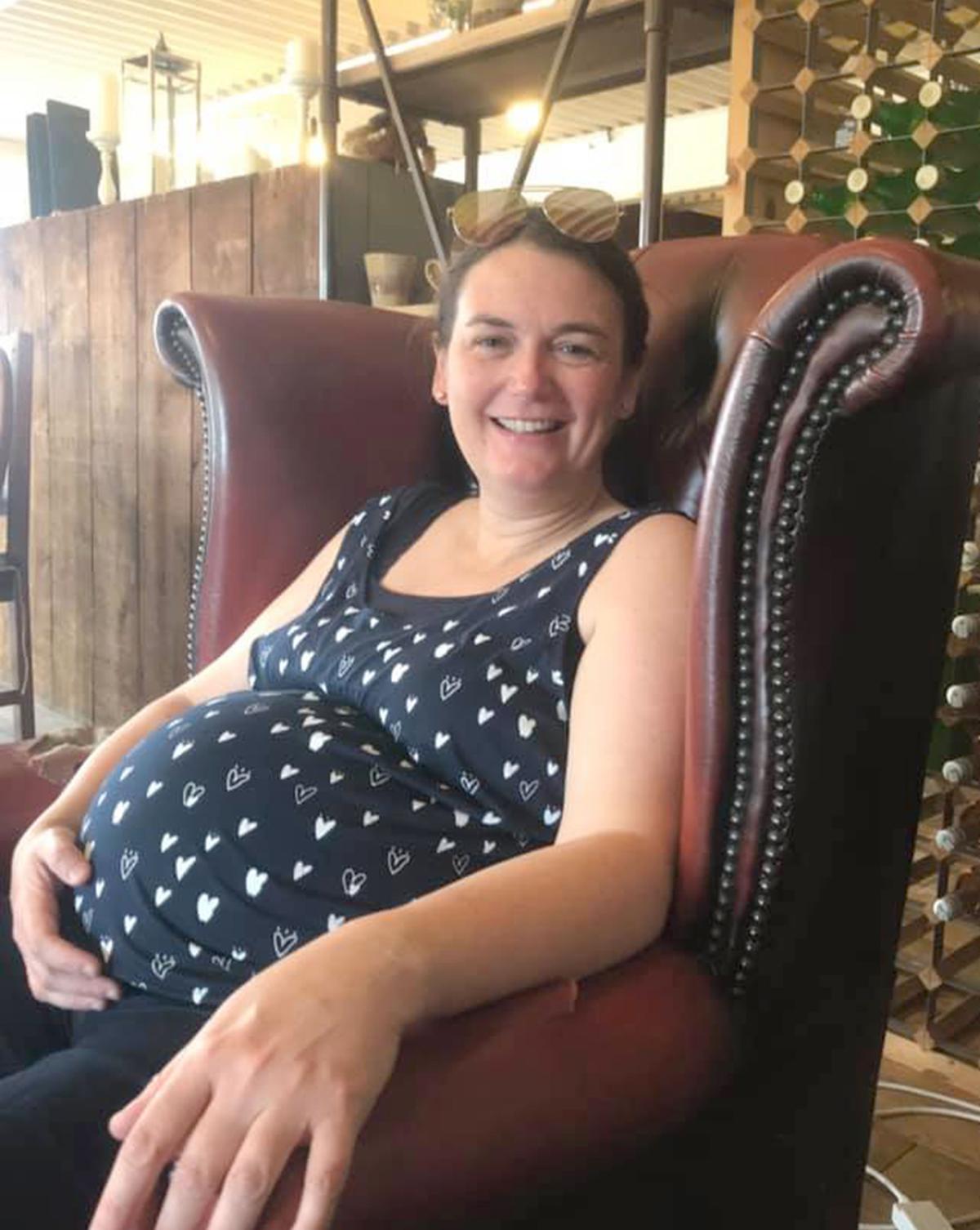 Rebecca Allen two weeks before birth. (Caters News)