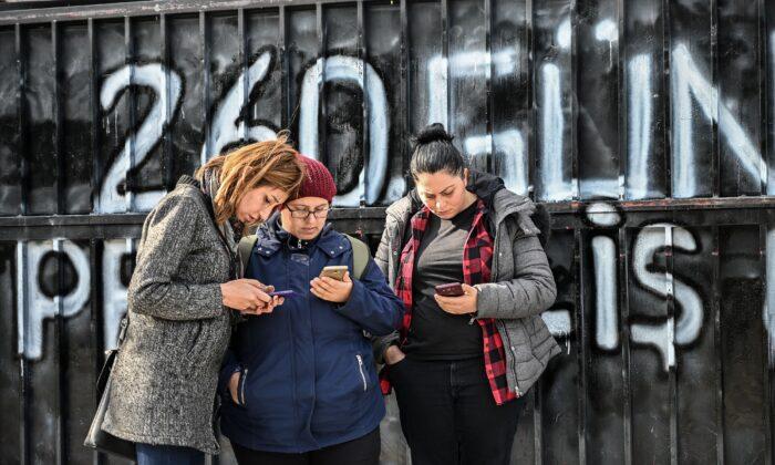 Turkey: Social Media Law’s Passage Raises Censorship Worries