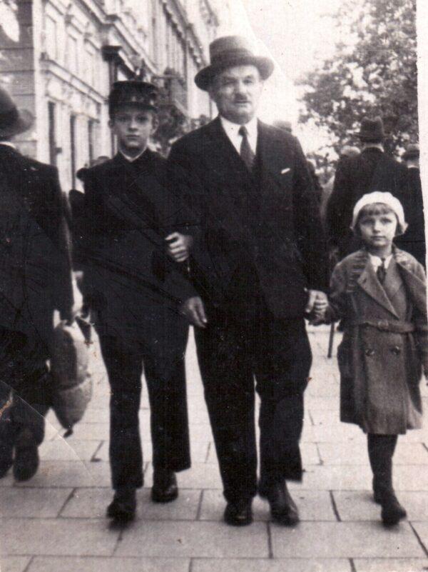 Irena Szpak with her father and brother in Warsaw before Poland was invaded. (Courtesy of Irena Szpak)