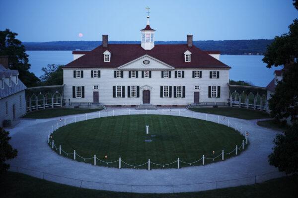 The home overlooks the Potomac River. (Courtesy of George Washington’s Mount Vernon)