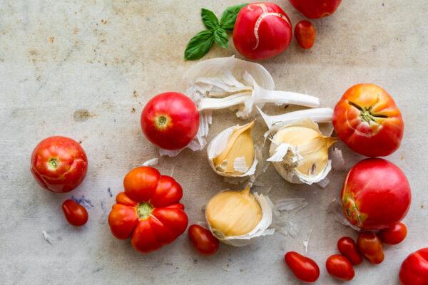 Ripe tomatoes and aromatic garlic play leading roles. (Photo by Giulia Scarpaleggia)