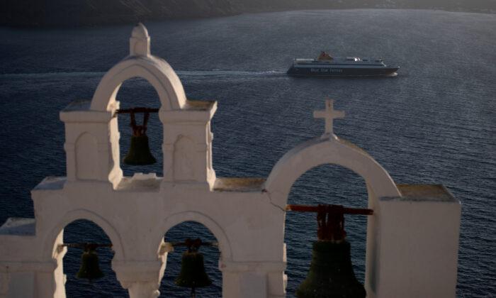 Greece Makes Masks Compulsory on Ferry Decks After Rise in COVID-19 Cases