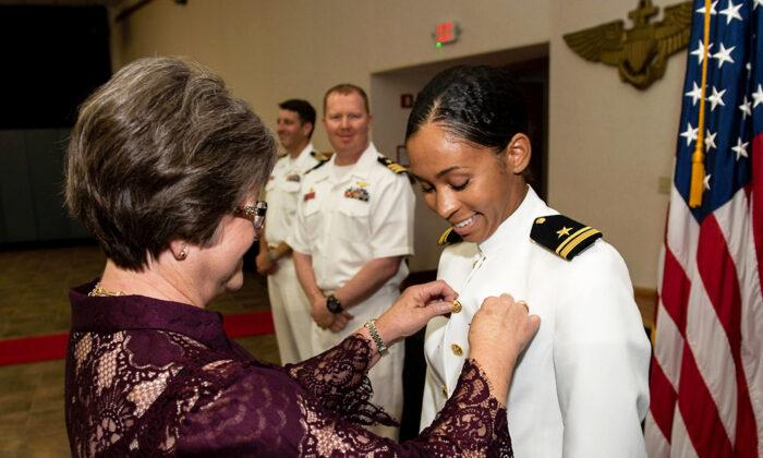 US Navy’s First Black Female Tactical Fighter Jet Pilot Gets Her ‘Wings of Gold’