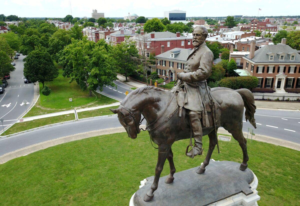 The statue of Confederate General Robert E. Lee that stands in the middle of a traffic circle on Monument Avenue in Richmond, Va., on June 27, 2017. (Steve Helber/AP Photo)