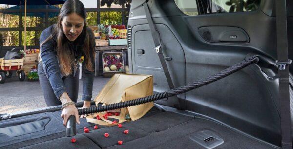 Stow'n Vac by RIGID. (Courtesy of Chrysler)