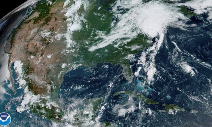Tropical Storm Isaias Kills at Least 6 Along US East Coast