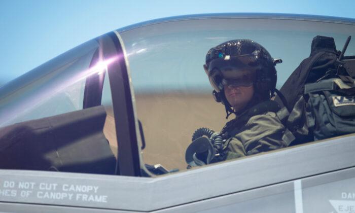 US Marine Fighter Pilot Breaks Military Record Logging 1,000 Hours in F-35 Lightning II