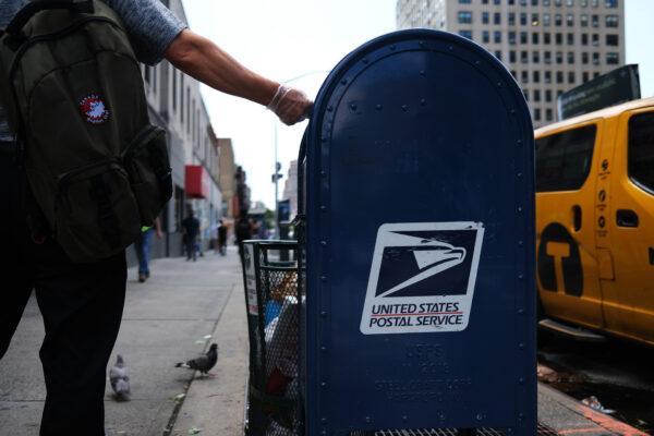 A United States Postal Service (USPS) mailbox stands in the Manhattan, N.Y., on Aug. 5, 2020. (Spencer Platt/Getty Images)