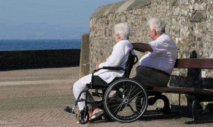 Elderly Couple Separated by COVID-19 Reunite As Husband Takes Job at Wife’s Nursing Home