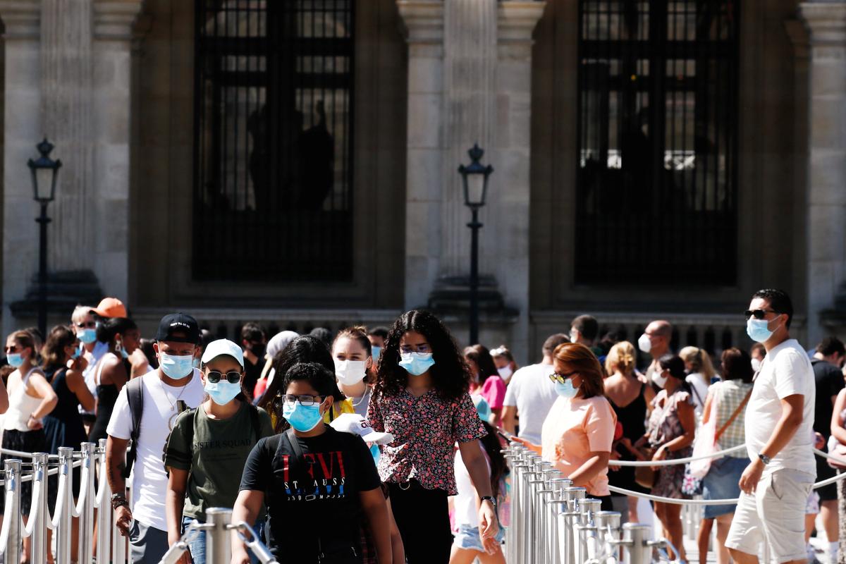 Paris Orders Mandatory Wearing of Masks Outdoors in Busy Areas as Virus Flares Up