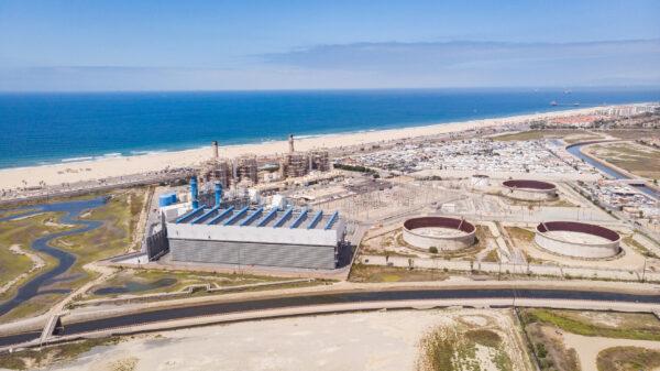 An aerial shot shows the power plant in Huntington Beach, Calif., on Aug. 6, 2020. (John Fredricks/The Epoch Times)