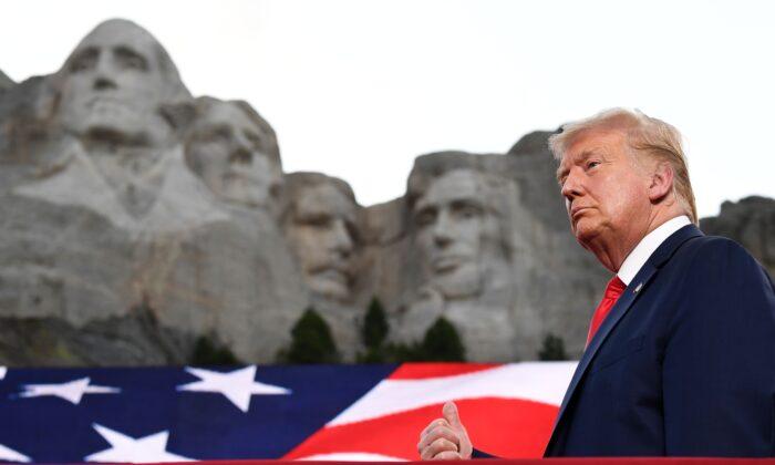 Trump Denies Asking to Get His Face Onto Mount Rushmore