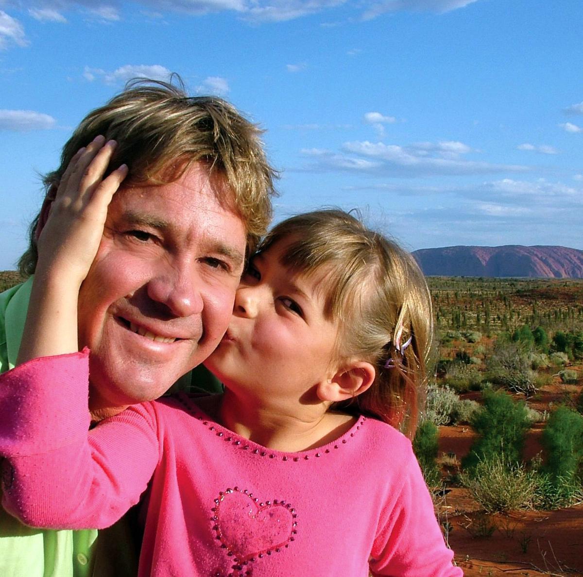 Steve Irwin poses with his daughter, Bindi Irwin, on Oct. 2, 2006, in Uluru, Australia. (Australia Zoo via Getty Images)