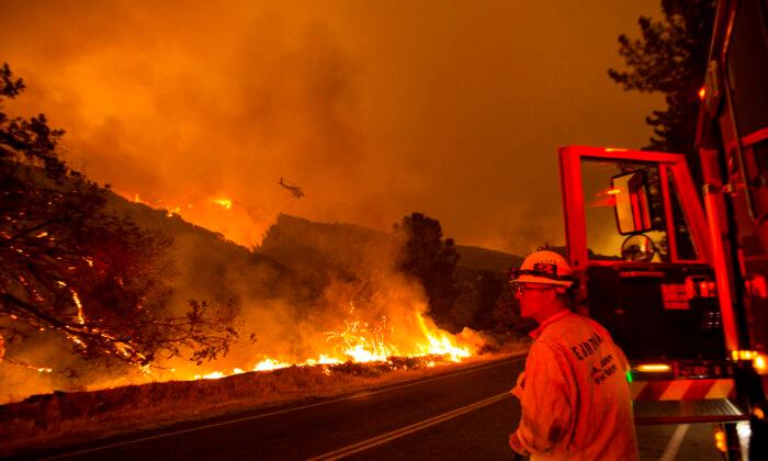 Wildfires Have Destroyed More Than 73,000 Acres Across 3 States and Are Spreading Fast