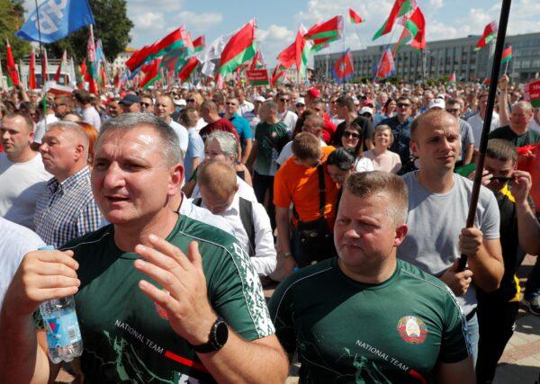 Belarusian President Alexander Lukashenko' supporters rally near the Government House in Independence Square in Minsk on Aug. 16, 2020. (Vasily Fedosenko/Reuters)