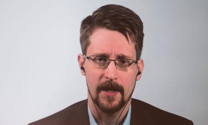 Trump Considering Pardon for NSA Leaker Edward Snowden