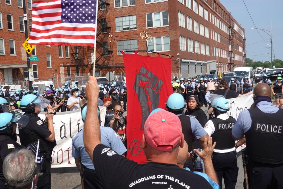 Police separate pro- and anti-police demonstrators during a protest in Chicago on Aug. 15, 2020. (Scott Olson/Getty Images)