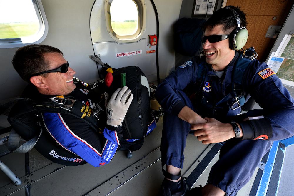 Bowman and Tech Sgt. Trevor Veitz of the U.S. Air Force's "Wings of Blue" prepare to skydive during the Sheppard Air Force Base rehearsal air show in Texas on Sept. 16, 2016. (<a href="https://www.dvidshub.net/image/2868144/sheppards-75th-anniversary-air-show">Senior Airman Kyle E. Gese</a>/U.S. Air Force)