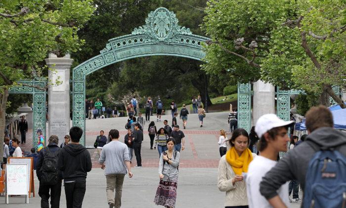 California Bill Would Expand College Financial Aid to Asylum Seekers